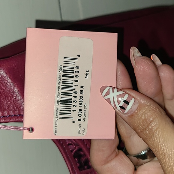 Elegant Burgundy Shoulder Bag with Tassel - Picture 3 of 4